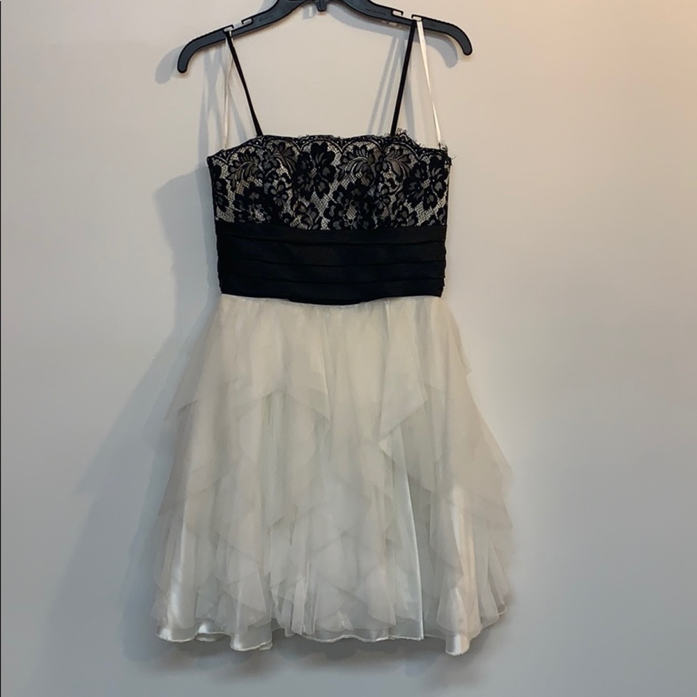 Roberta dress black and white size 5 lace